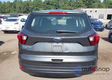 2019 Ford Escape S z USA, uszkodzony, nr VIN 1FMCU0F78KUA83576